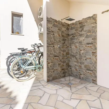 Pleasant In Muraversa With Terrace Appartamento