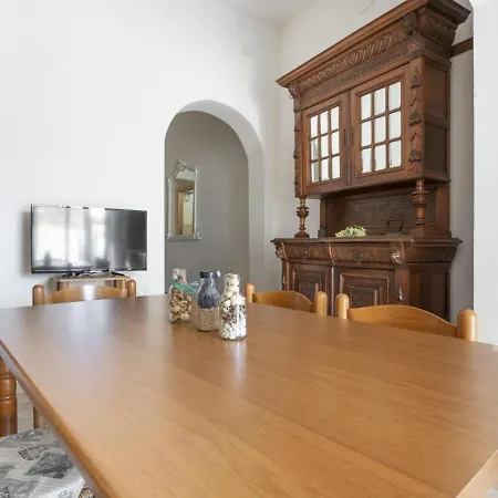 Pleasant In Muraversa With Terrace Appartamento