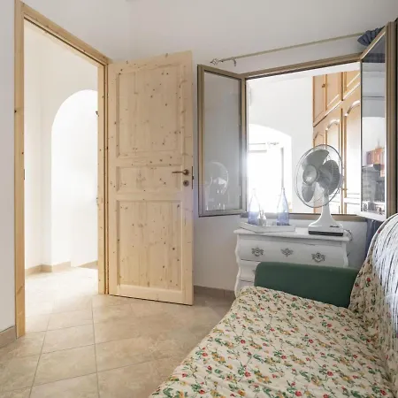 Pleasant In Muraversa With Terrace Appartamento