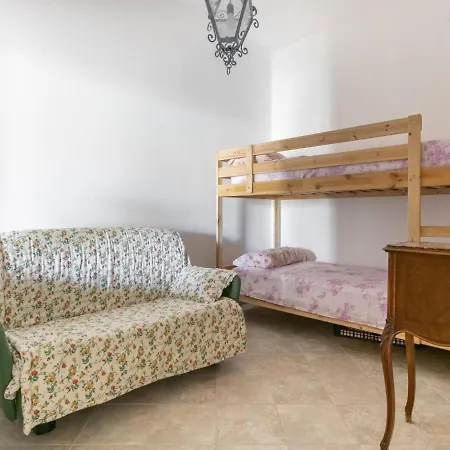 Pleasant In Muraversa With Terrace Appartamento